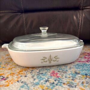 Rare Corningware Green wheat casserole with lid-10in